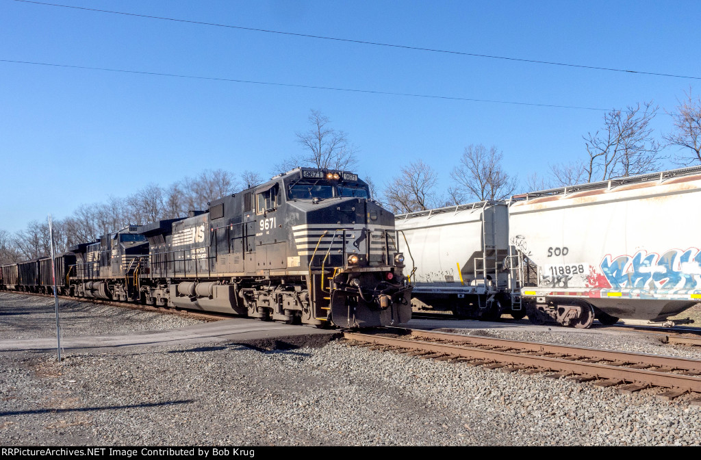 NS 9671 leads eastbound coal at Mexico Curve